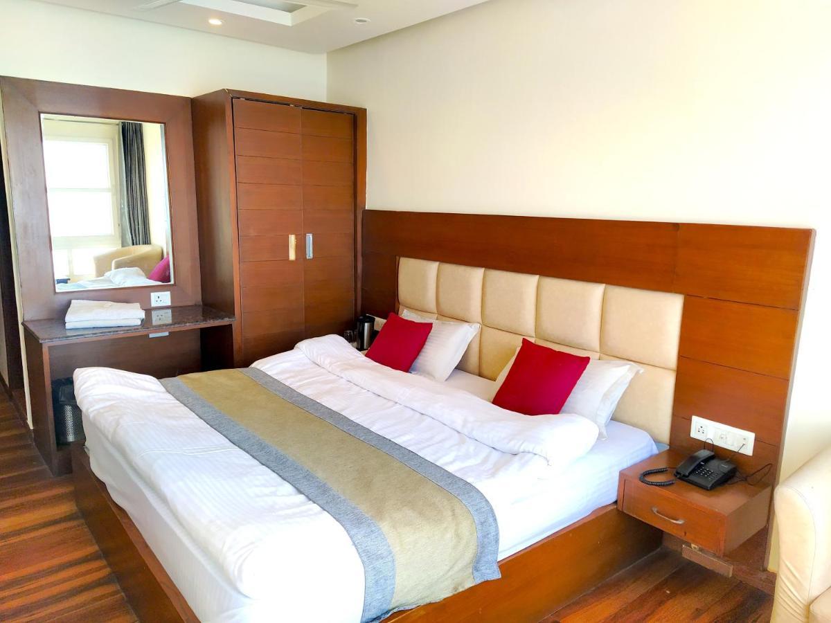 Hotel Samrat, Mussoorie Exterior photo