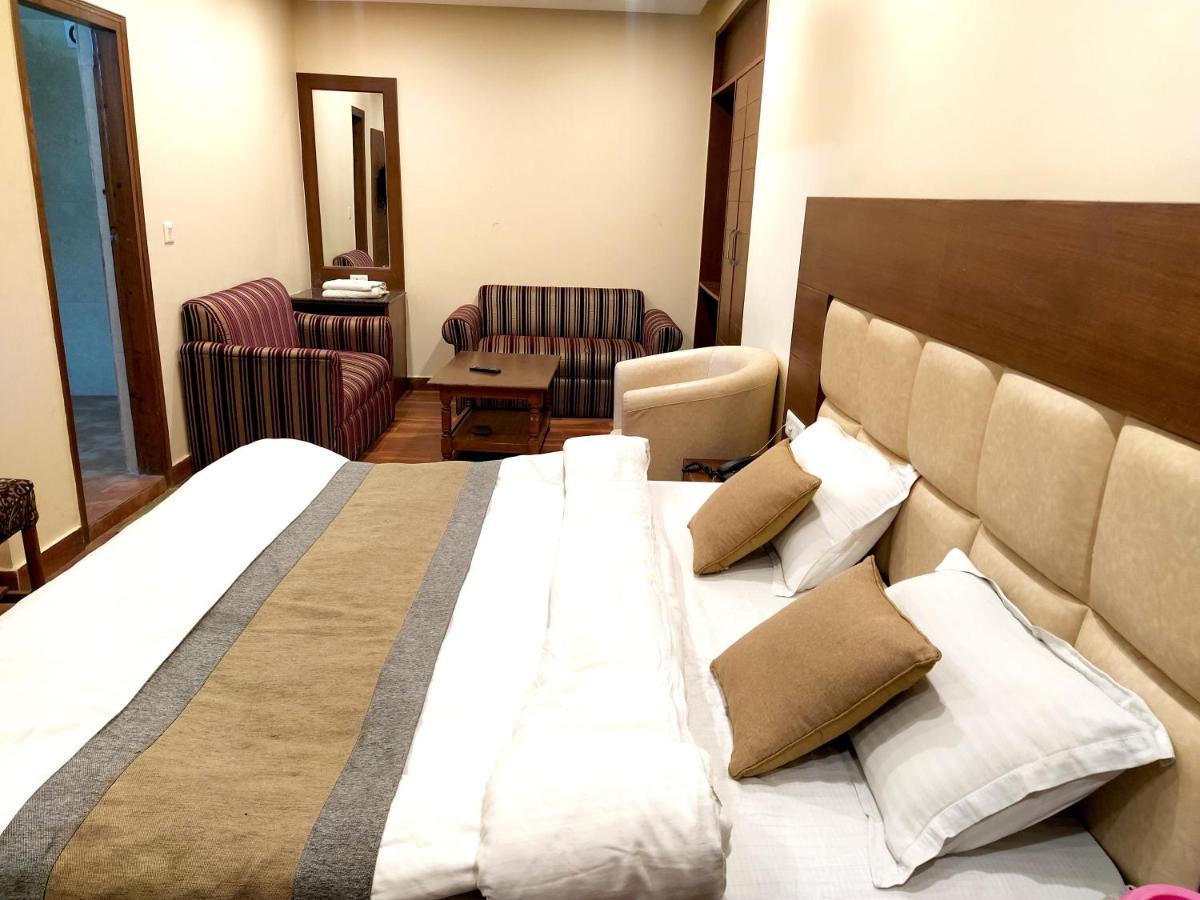 Hotel Samrat, Mussoorie Exterior photo