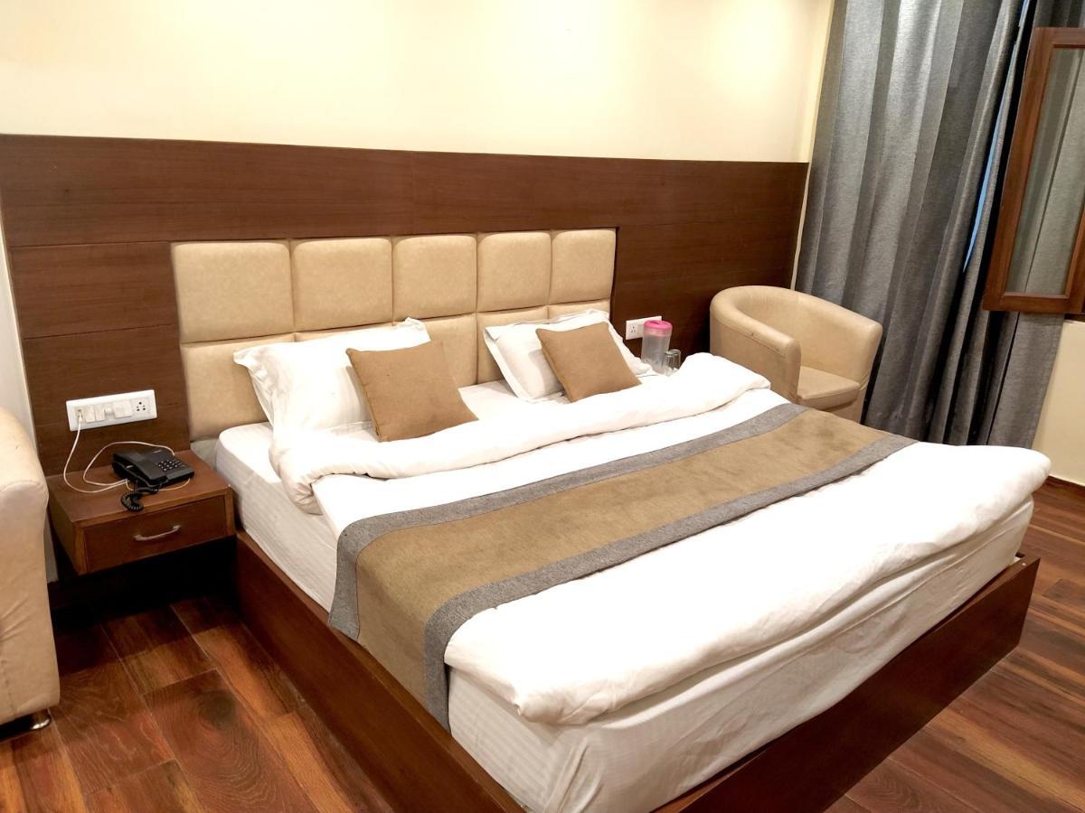 Hotel Samrat, Mussoorie Exterior photo
